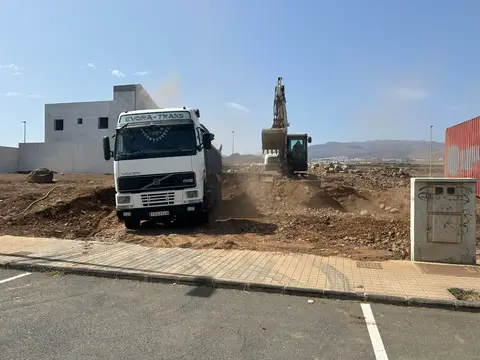 Excavación de solar en El Burrero — foto 3