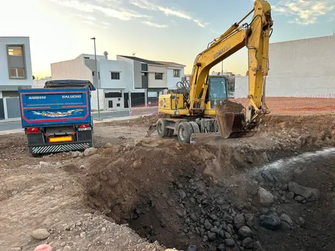 Excavación de solar en El Burrero