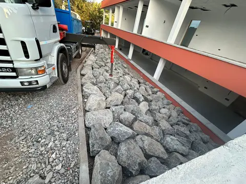 Acondicionamiento de jardín con relleno de piedra — foto 6